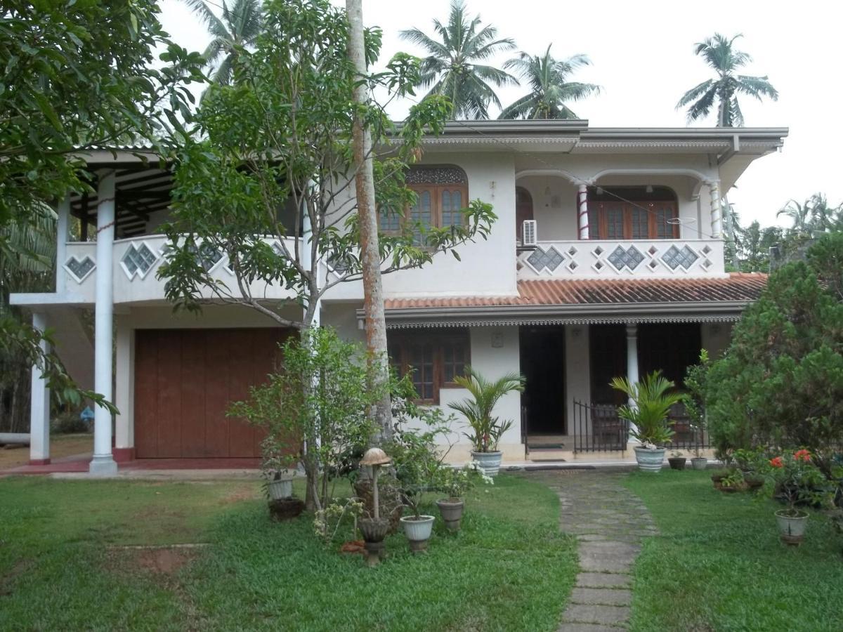Anura Home Stay 칼루타라 외부 사진