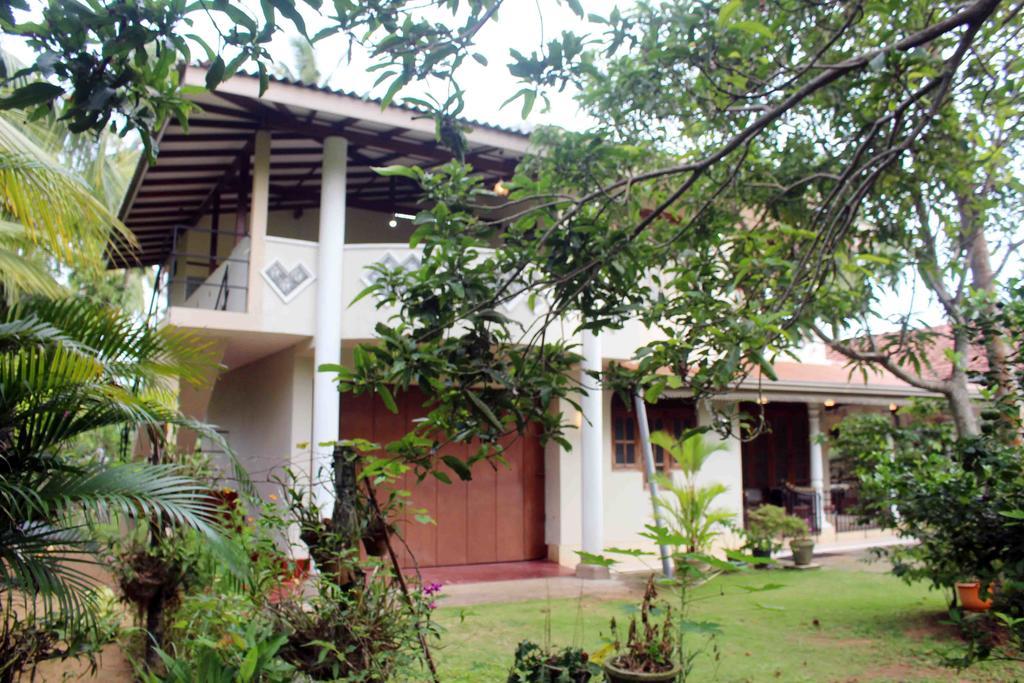 Anura Home Stay 칼루타라 외부 사진