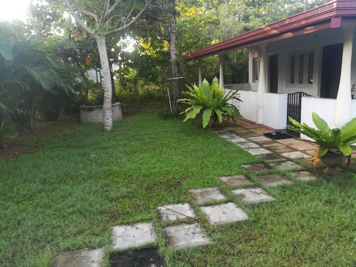 Anura Home Stay 칼루타라 외부 사진